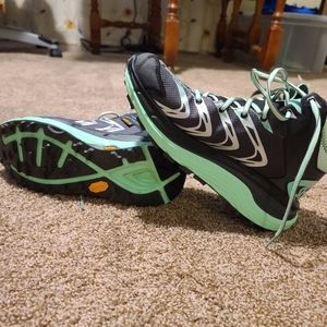 Women's Hoka Tor Speed 2 Mid WP Size 6.5